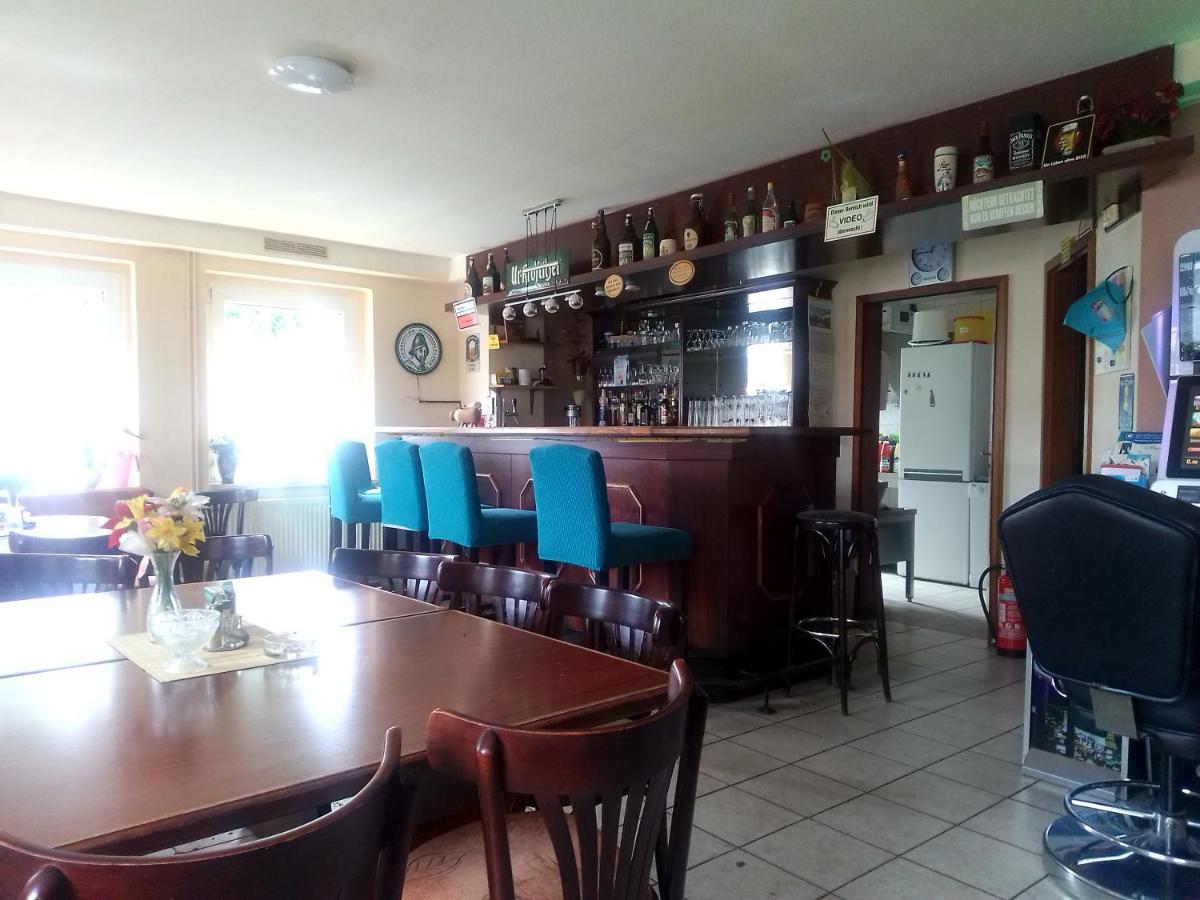 Pension Am Stadion Koelleda Εξωτερικό φωτογραφία